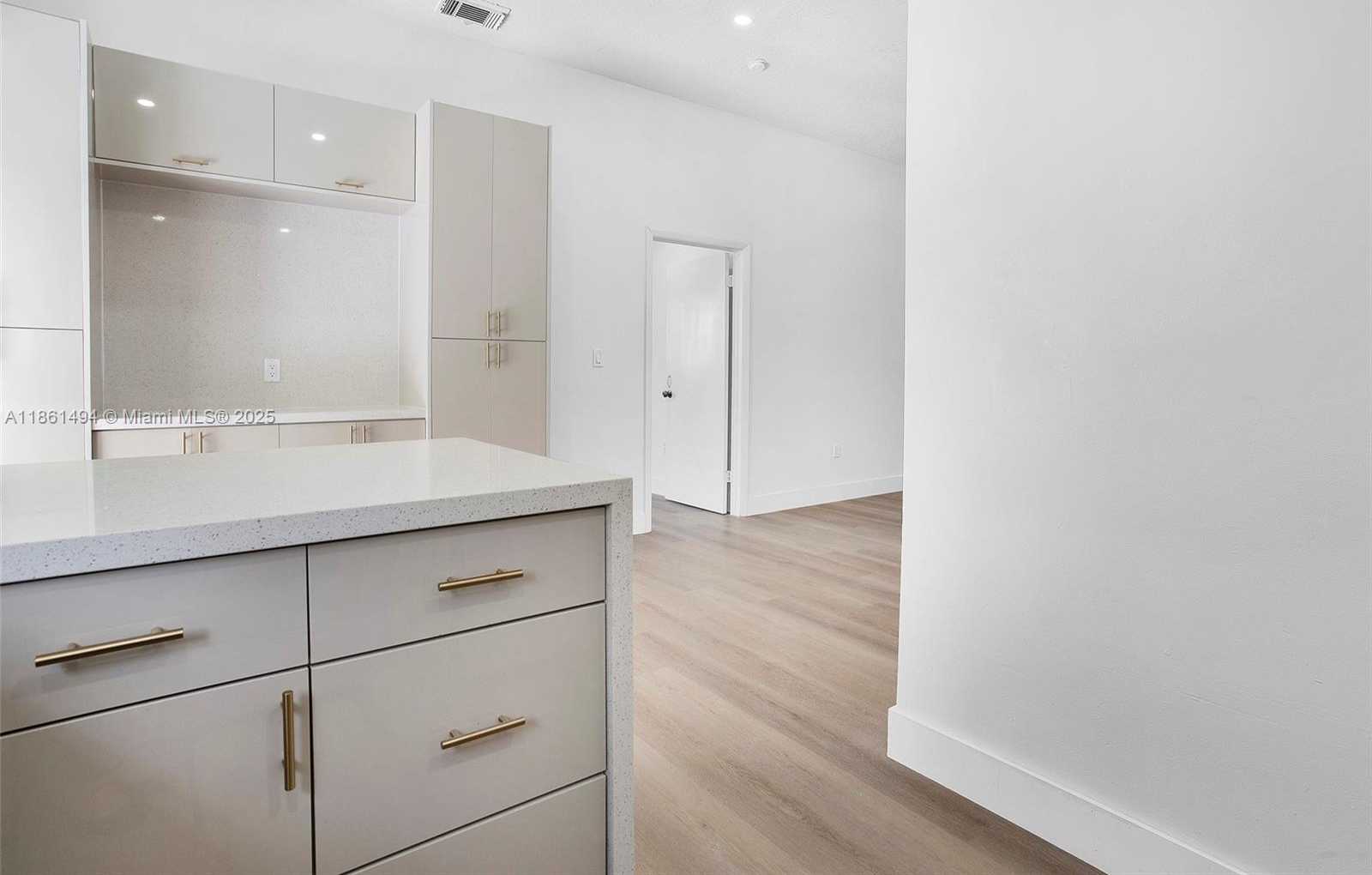 Small Image of 3133 WEST 70TH TER, Hialeah Number 15