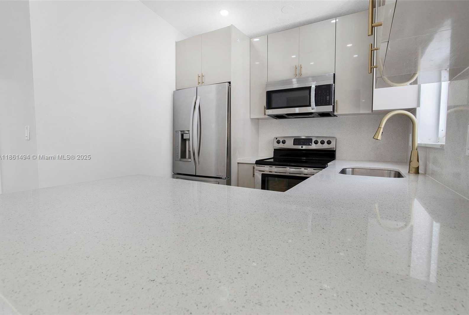 Small Image of 3133 WEST 70TH TER, Hialeah Number 16