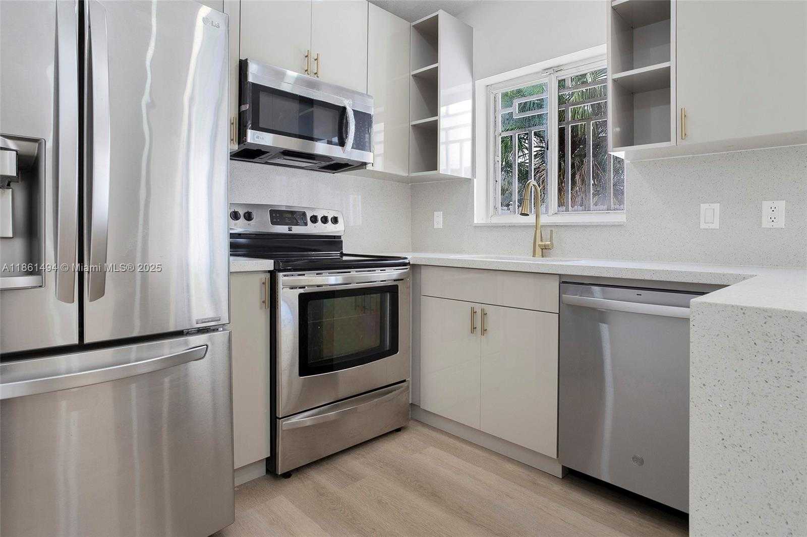Small Image of 3133 WEST 70TH TER, Hialeah Number 18