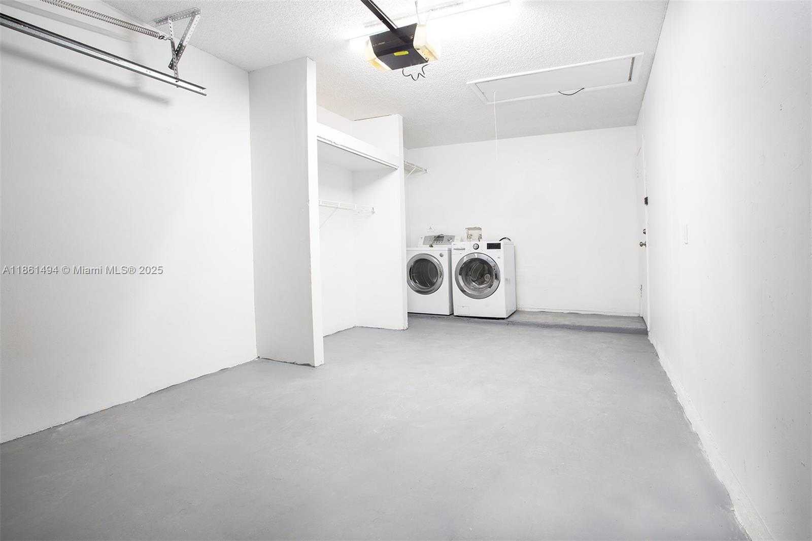 Small Image of 3133 WEST 70TH TER, Hialeah Number 23