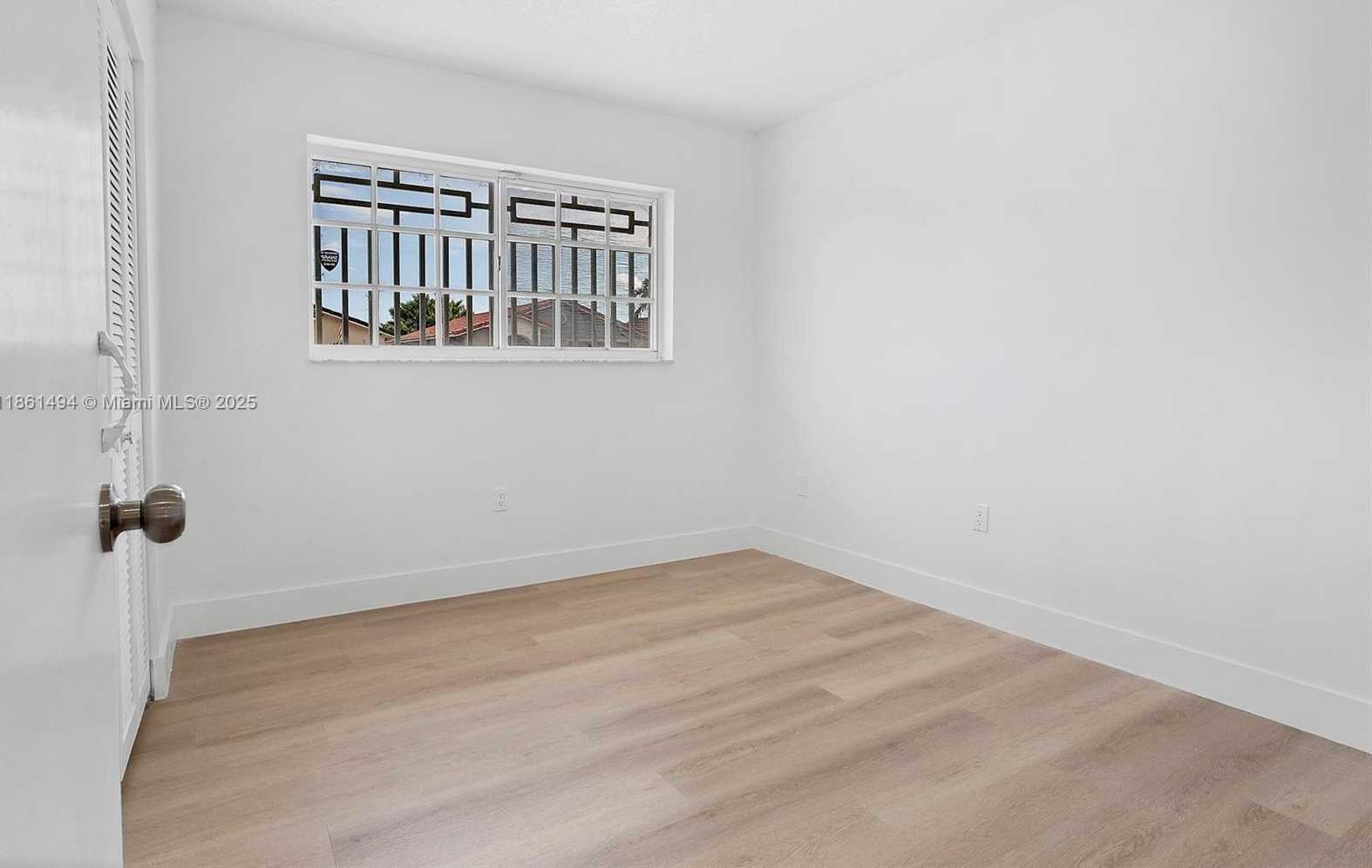 Small Image of 3133 WEST 70TH TER, Hialeah Number 27