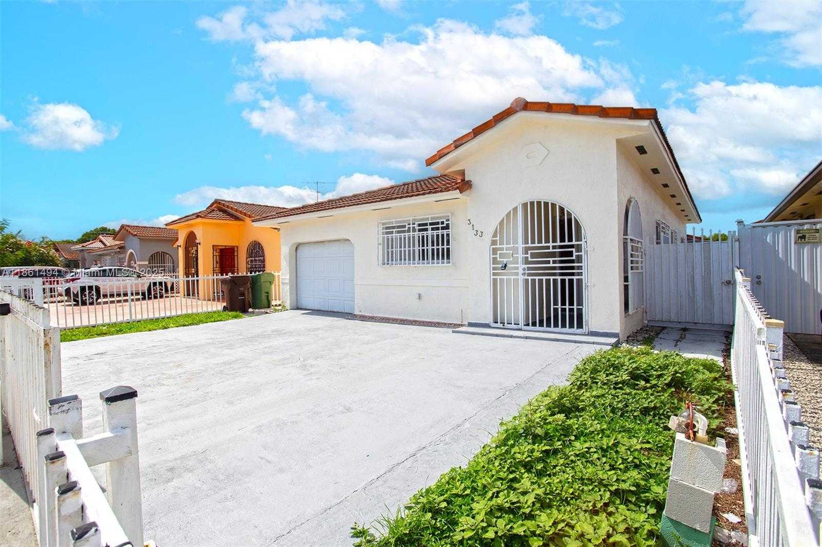 Small Image of 3133 WEST 70TH TER, Hialeah Number 3