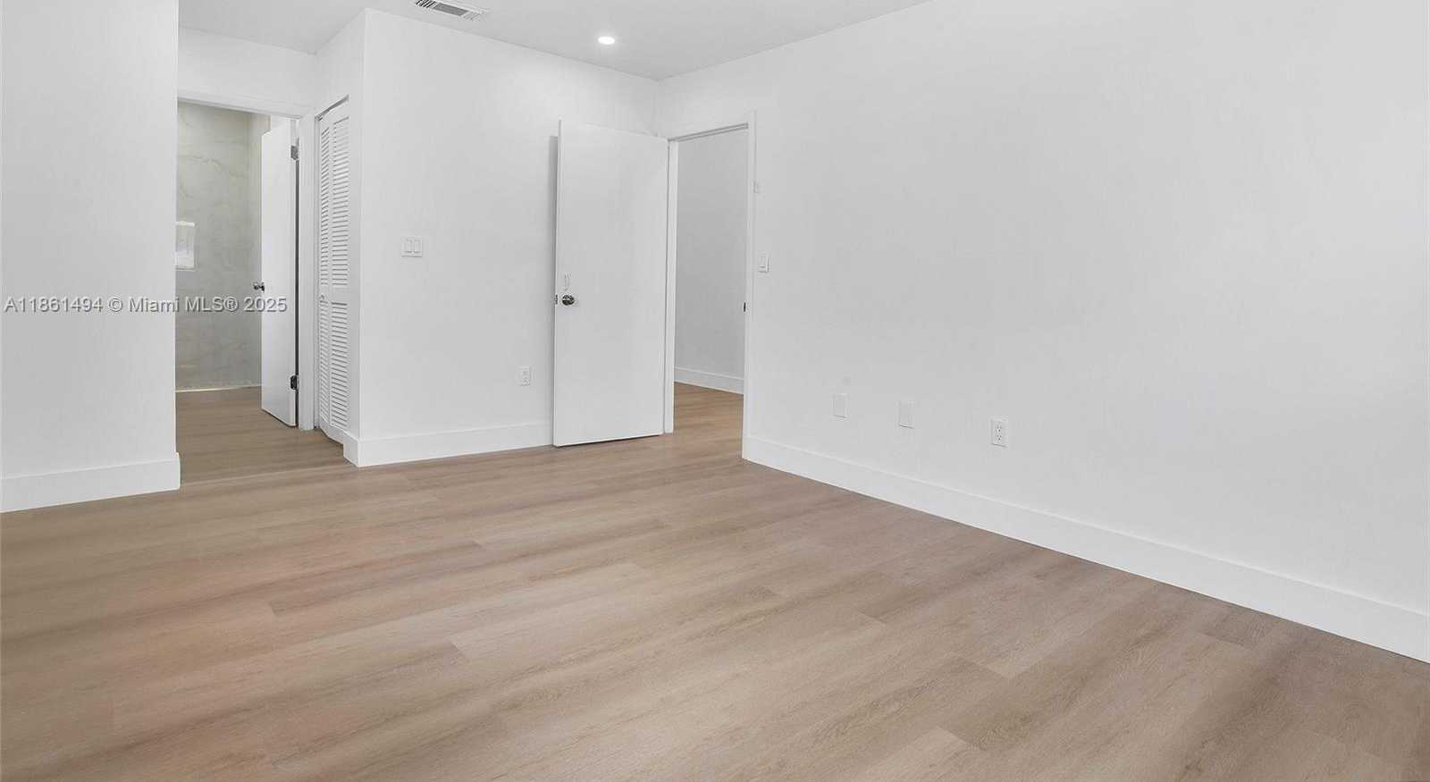Small Image of 3133 WEST 70TH TER, Hialeah Number 33