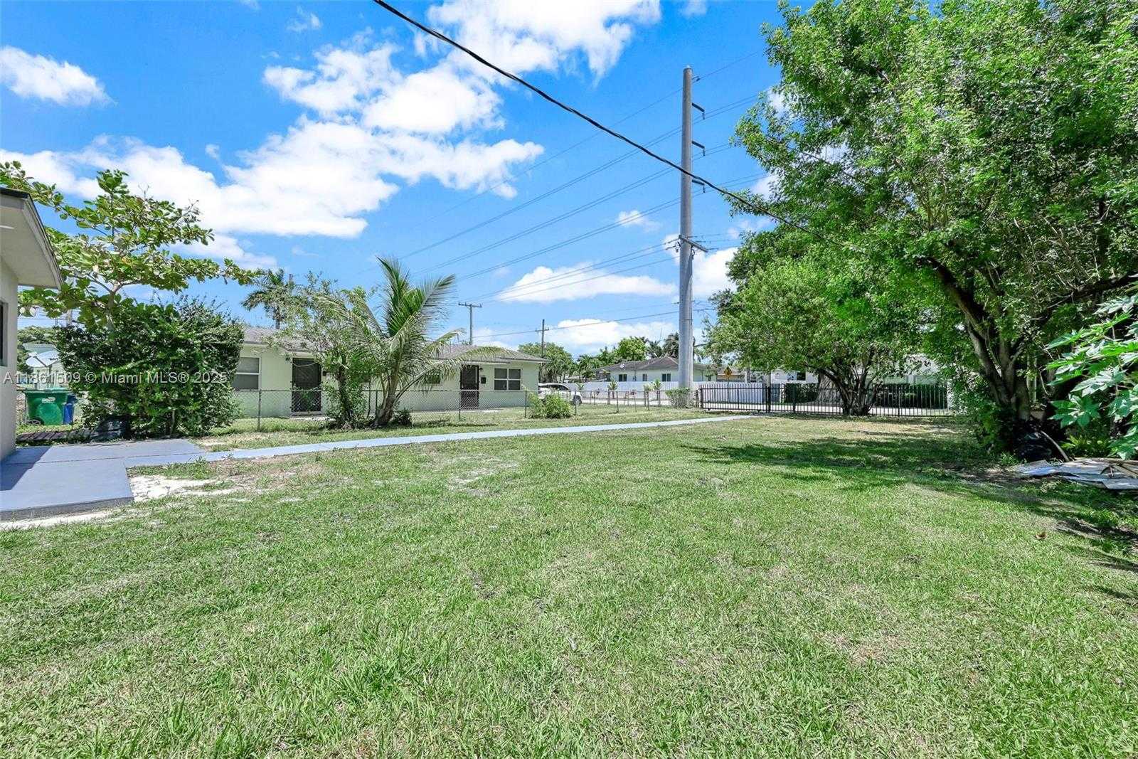 Small Image of 8280 NORTH WEST 5TH AVE, Miami Number 34