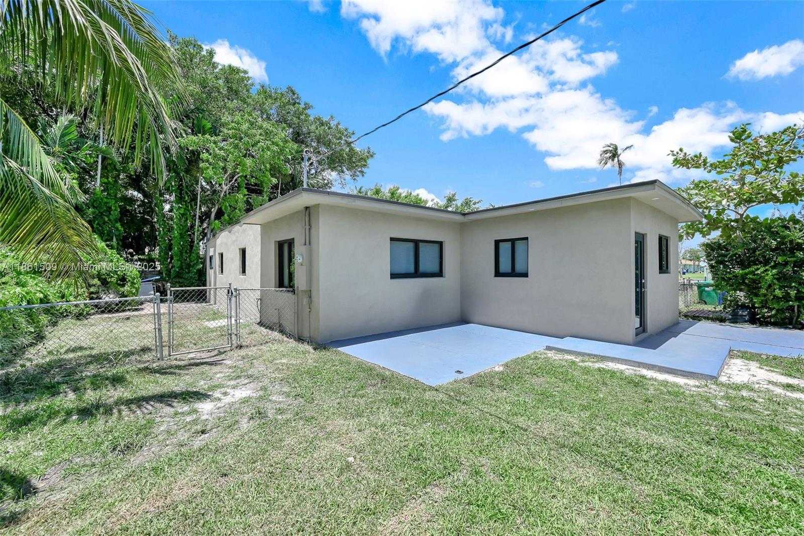 Small Image of 8280 NORTH WEST 5TH AVE, Miami Number 35