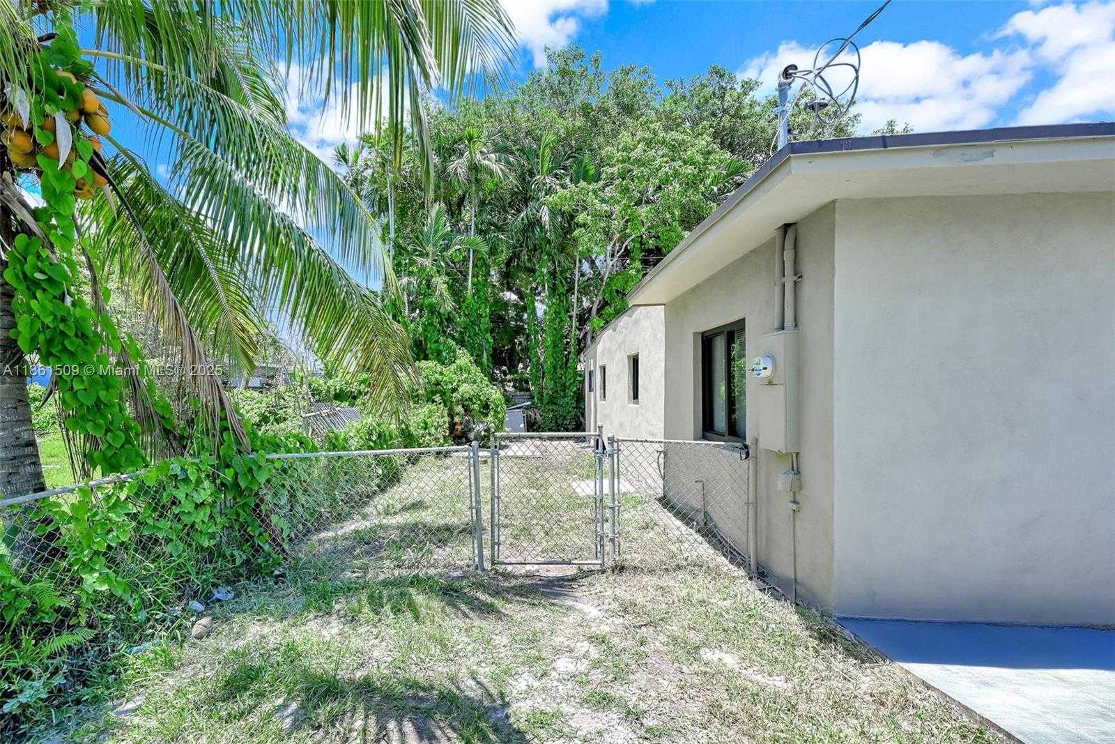 Small Image of 8280 NORTH WEST 5TH AVE, Miami Number 36