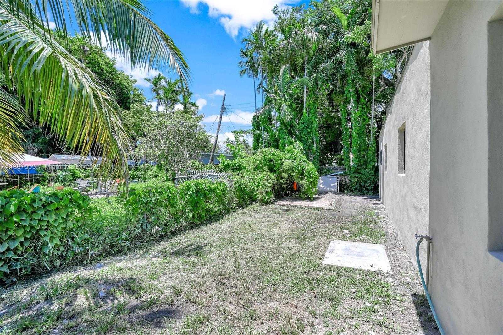 Small Image of 8280 NORTH WEST 5TH AVE, Miami Number 37