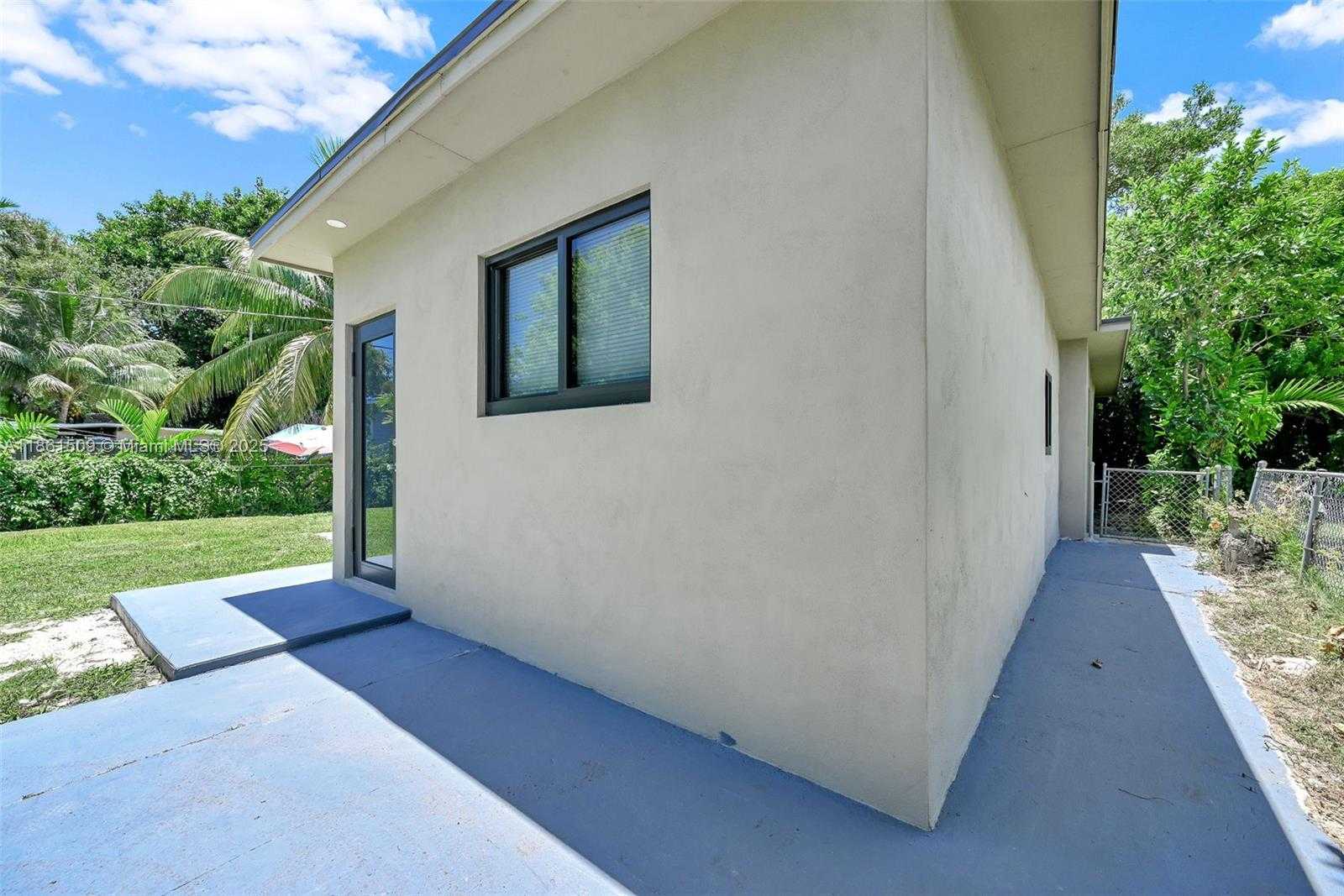 Small Image of 8280 NORTH WEST 5TH AVE, Miami Number 41
