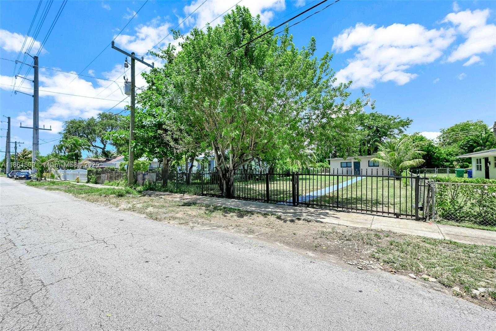 Small Image of 8280 NORTH WEST 5TH AVE, Miami Number 42