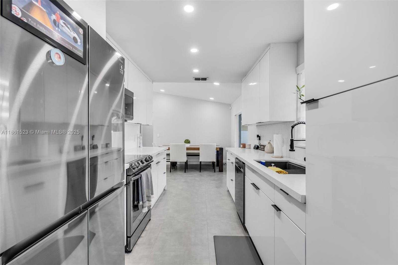 Small Image of 1120 SOUTH WEST 128TH DR, Davie Number 11
