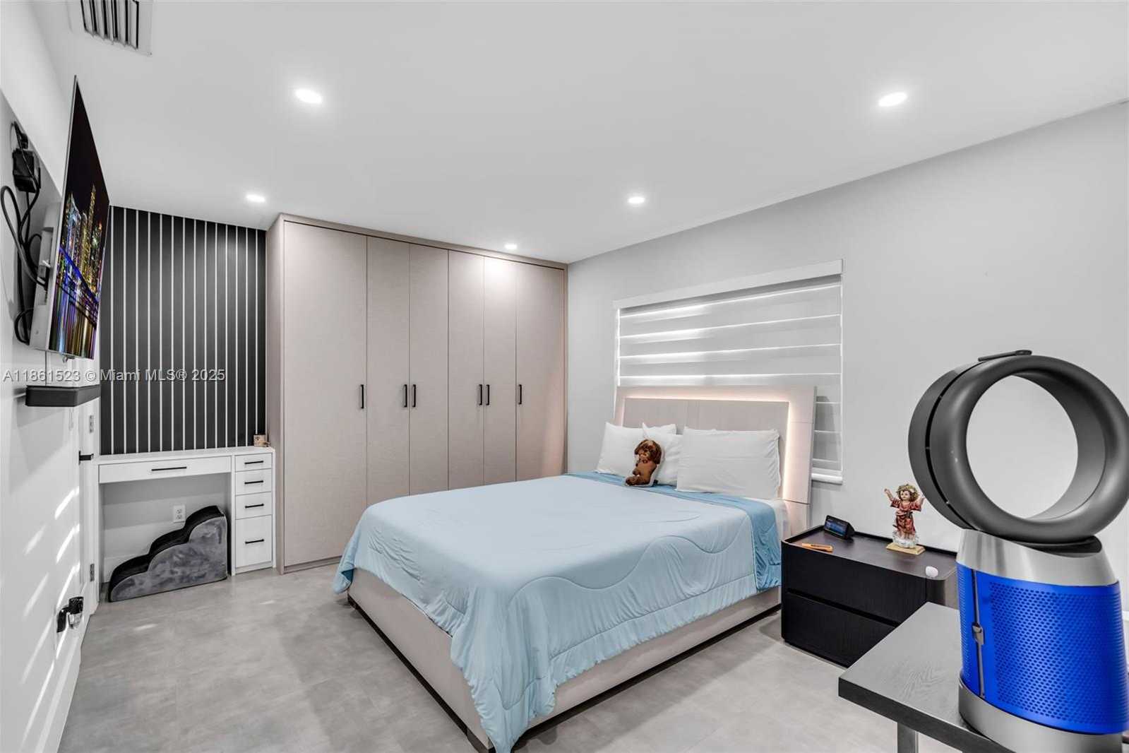 Small Image of 1120 SOUTH WEST 128TH DR, Davie Number 13