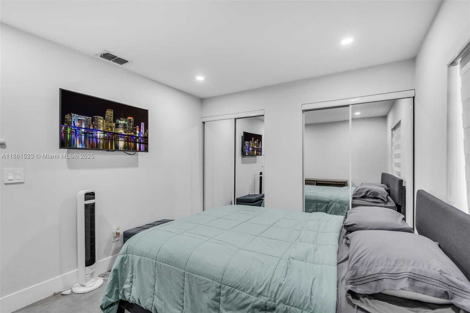 Small Image of 1120 SOUTH WEST 128TH DR, Davie Number 19