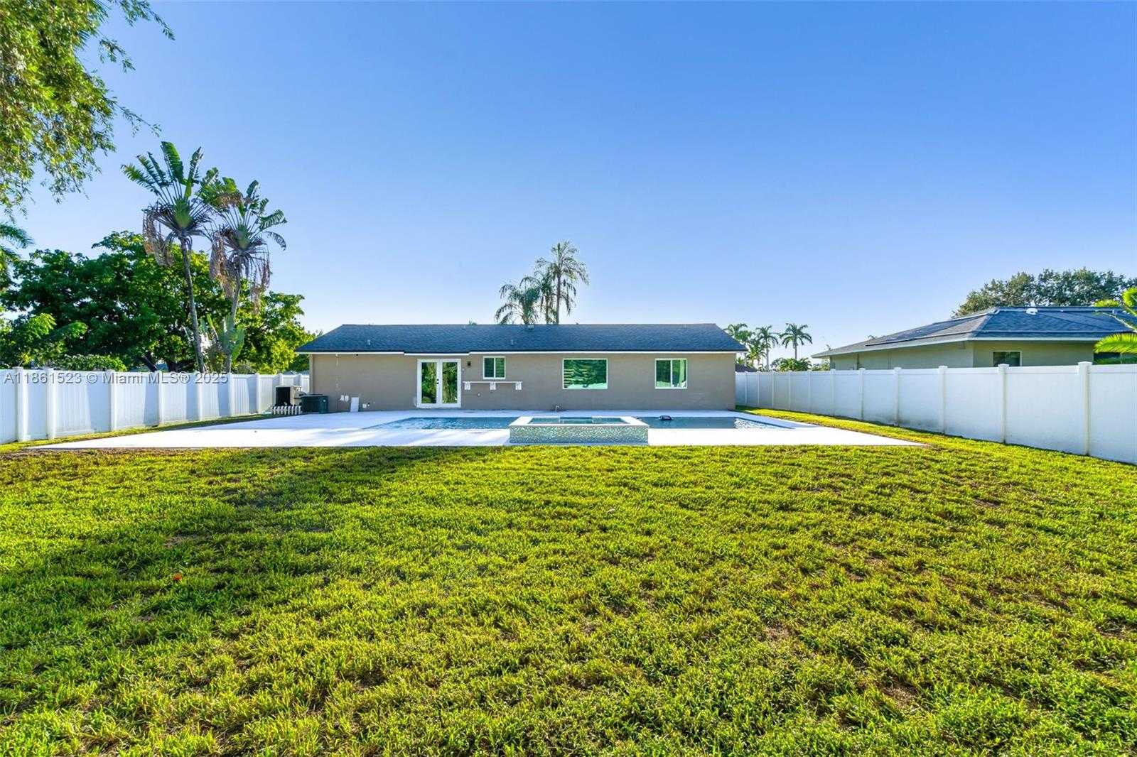 Small Image of 1120 SOUTH WEST 128TH DR, Davie Number 28