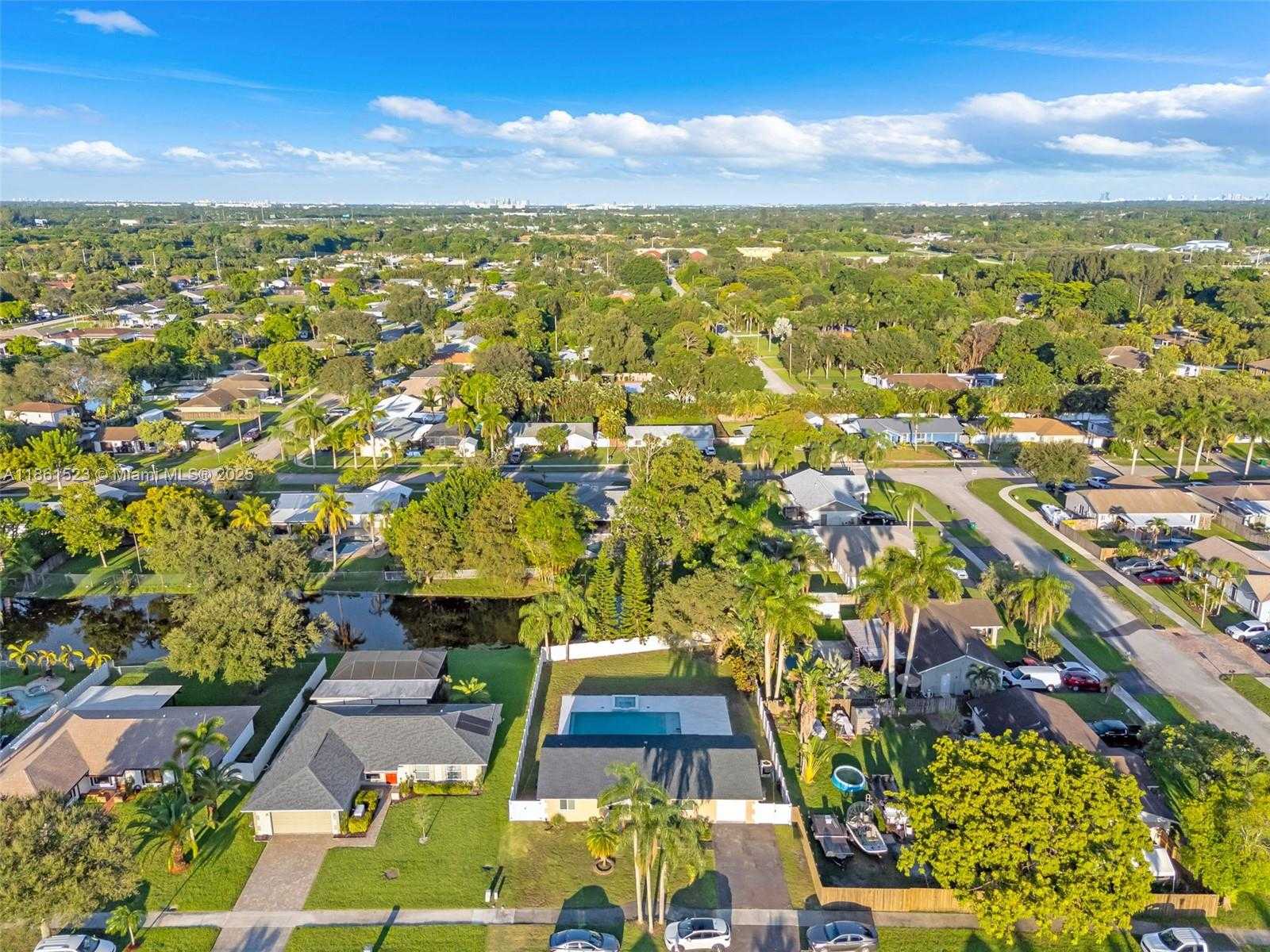 Small Image of 1120 SOUTH WEST 128TH DR, Davie Number 32