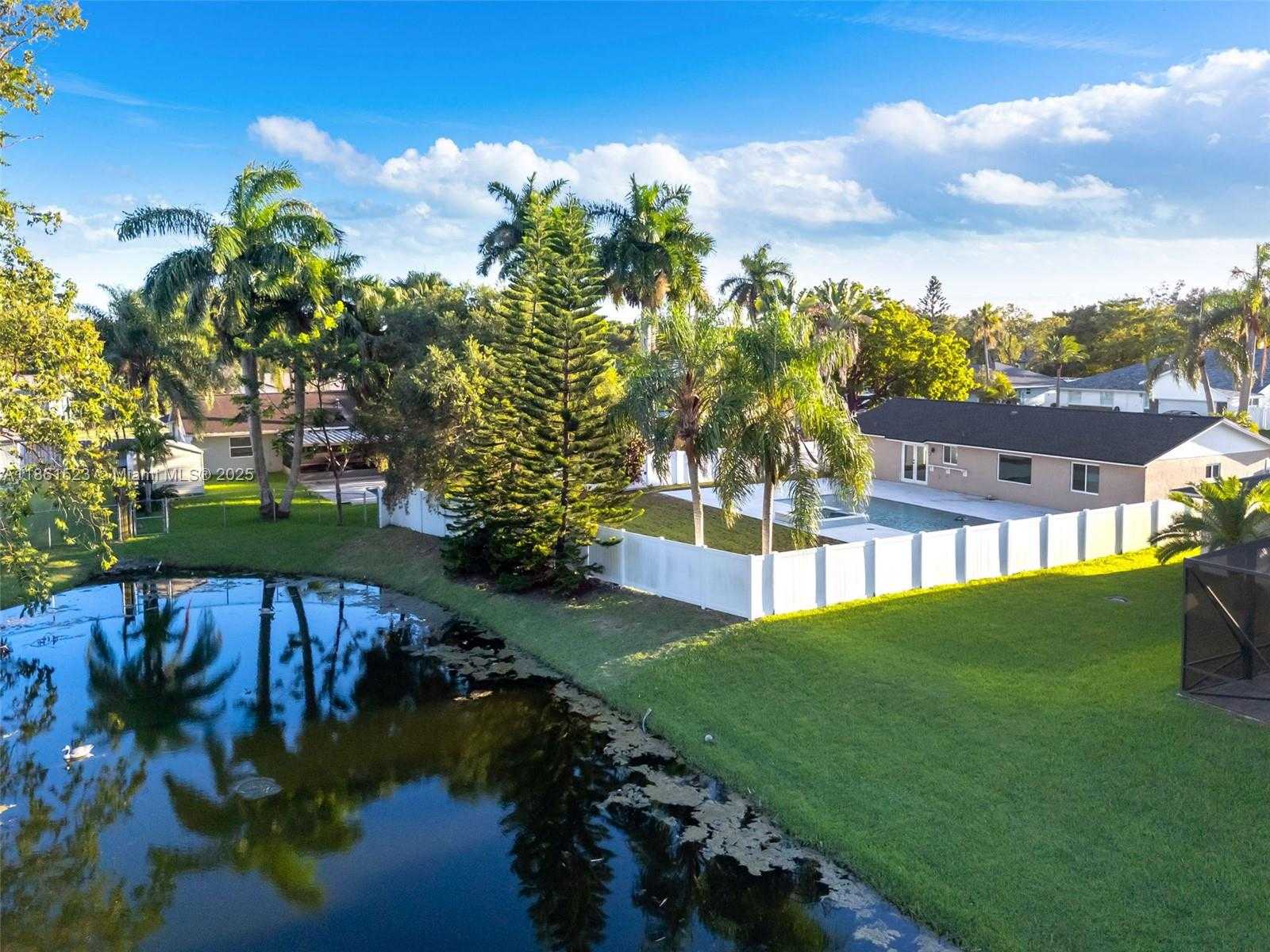 Small Image of 1120 SOUTH WEST 128TH DR, Davie Number 37