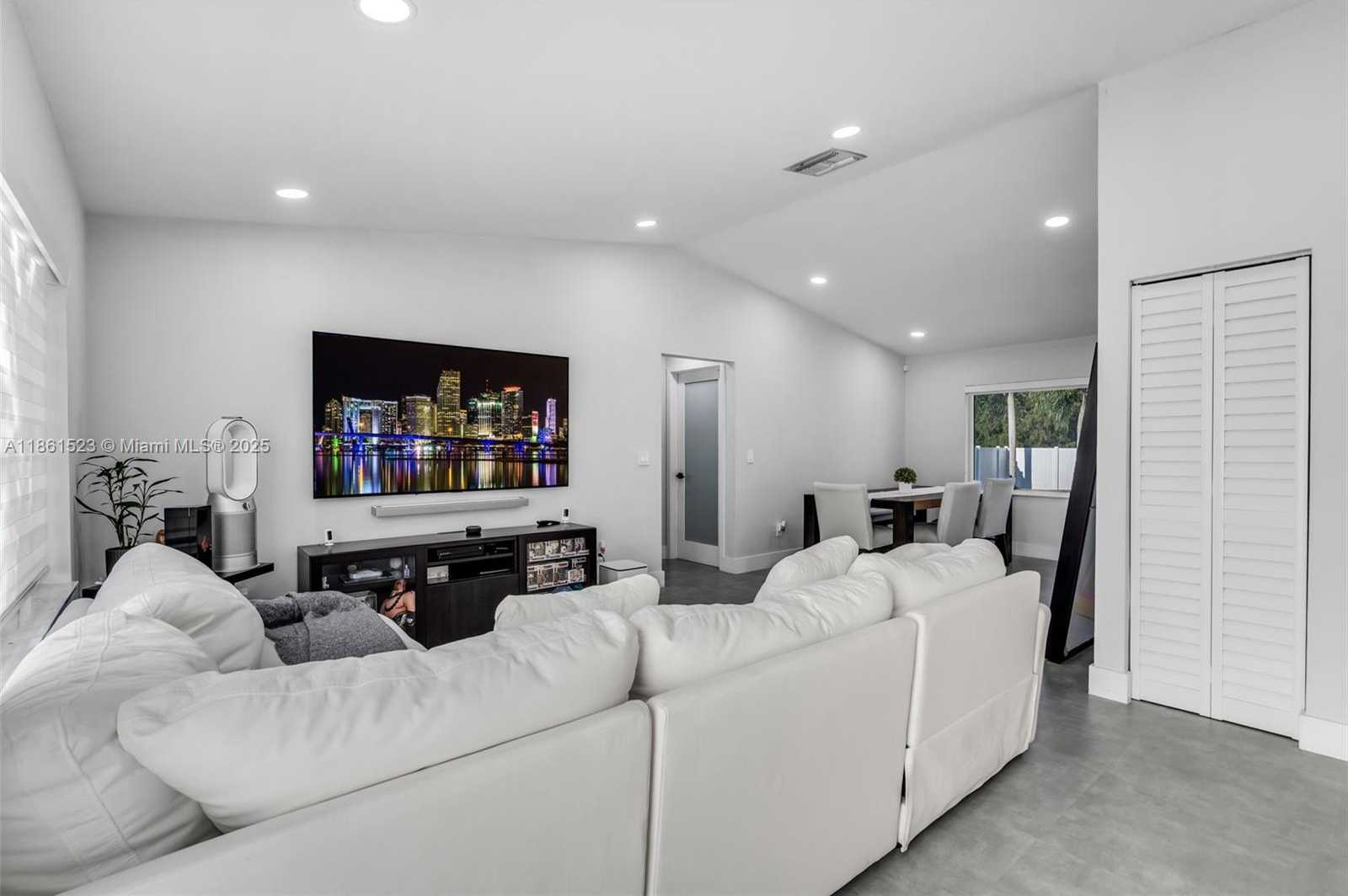 Small Image of 1120 SOUTH WEST 128TH DR, Davie Number 4