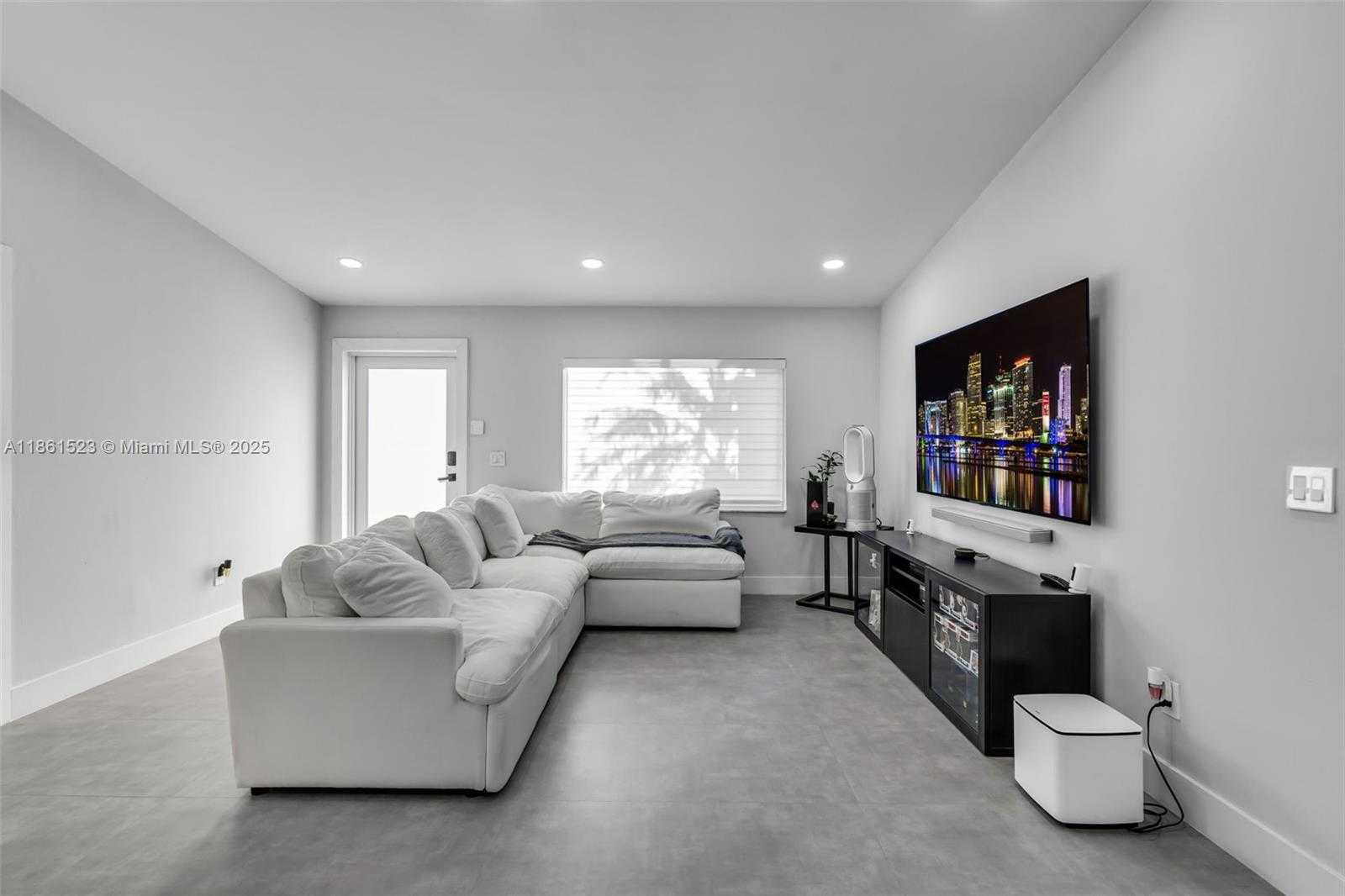 Small Image of 1120 SOUTH WEST 128TH DR, Davie Number 5