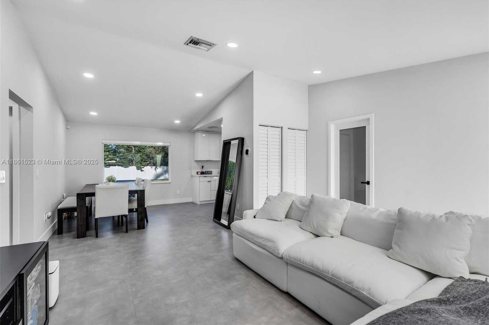 Small Image of 1120 SOUTH WEST 128TH DR, Davie Number 6