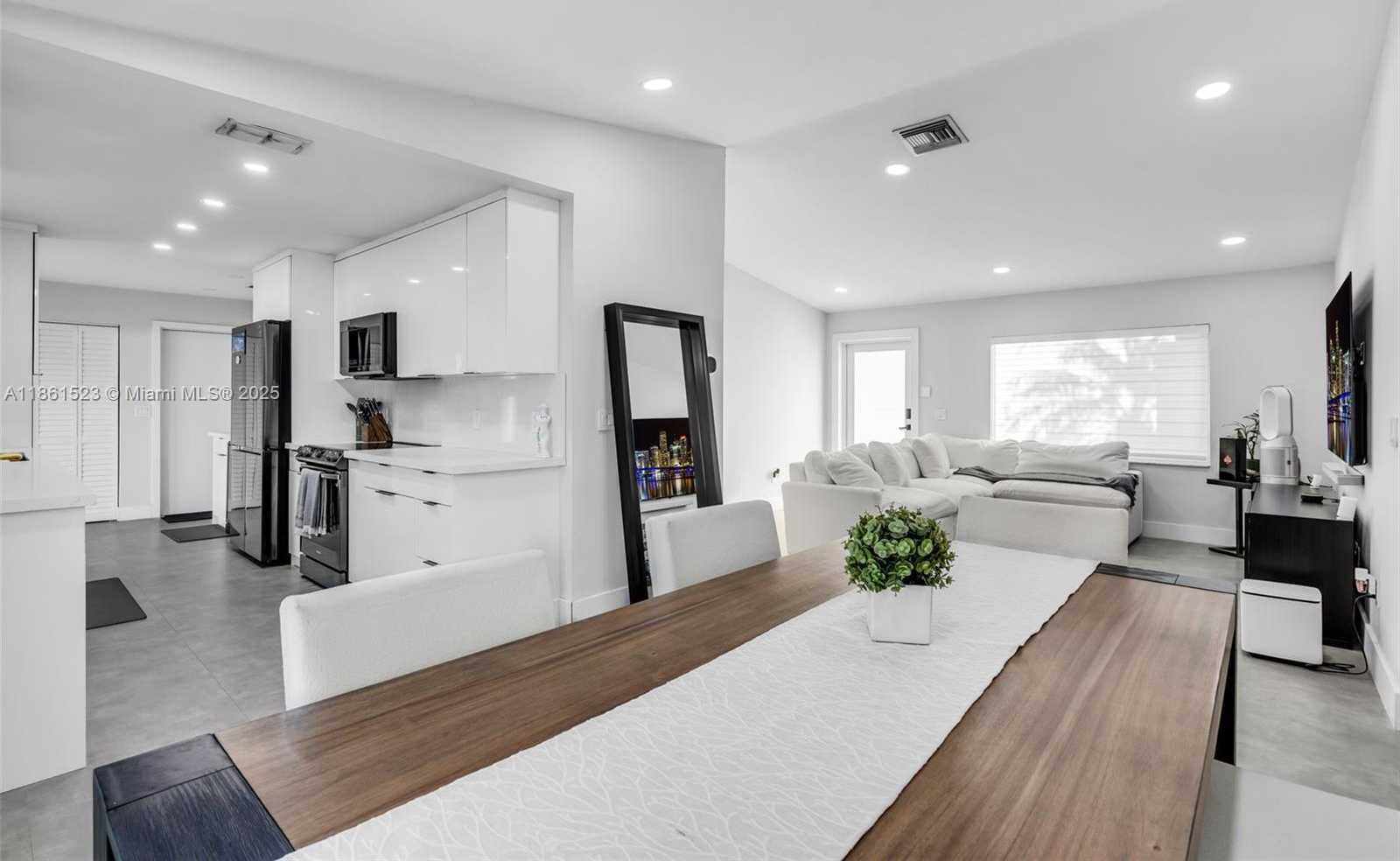 Small Image of 1120 SOUTH WEST 128TH DR, Davie Number 8