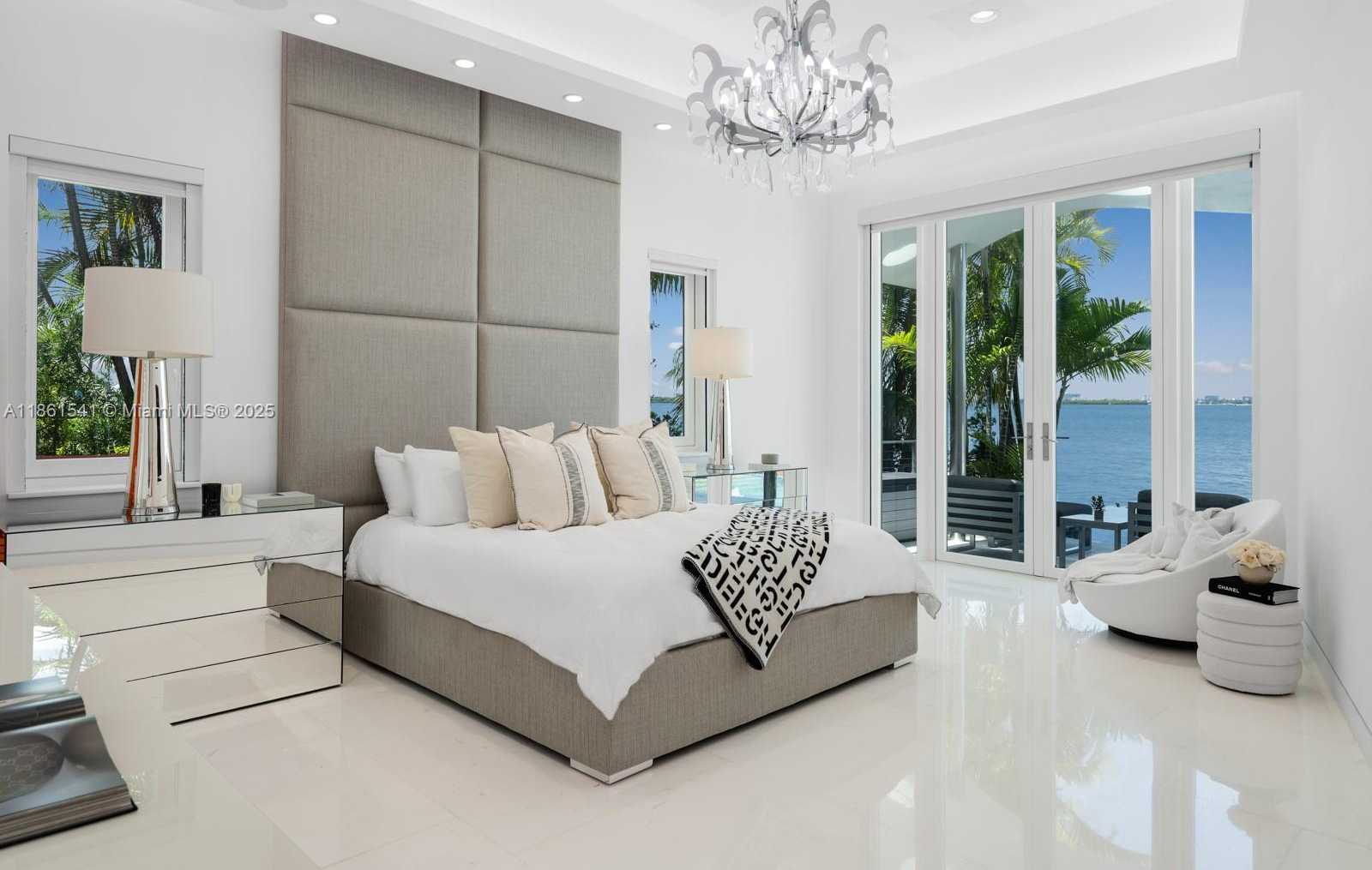 Small Image of 1825 CLEVELAND RD, Miami Beach Number 15