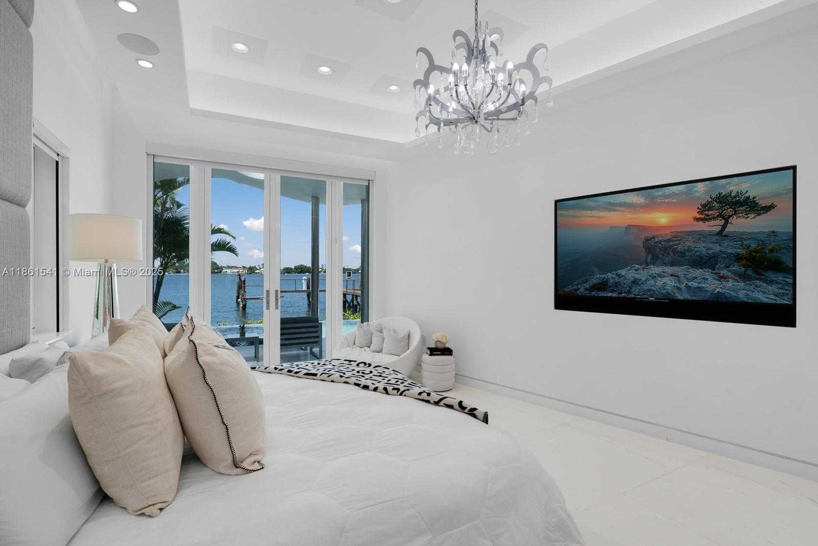 Small Image of 1825 CLEVELAND RD, Miami Beach Number 16
