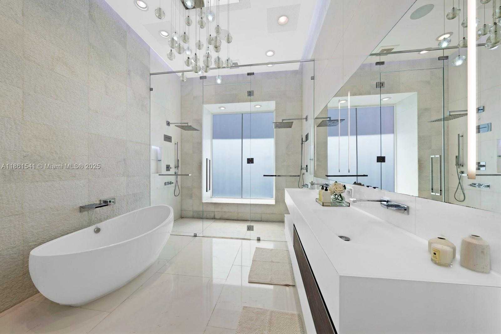 Small Image of 1825 CLEVELAND RD, Miami Beach Number 17