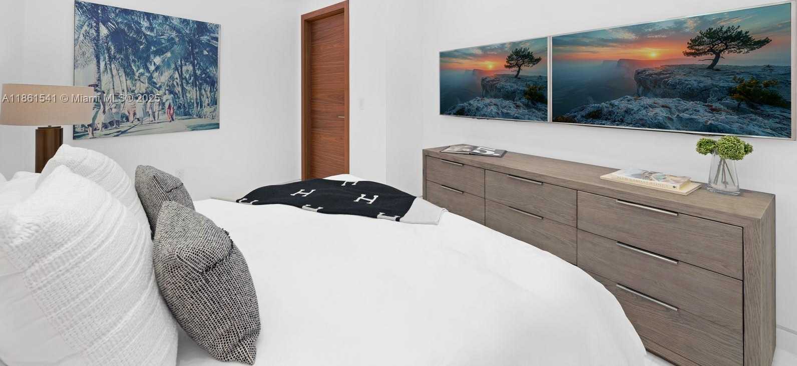 Small Image of 1825 CLEVELAND RD, Miami Beach Number 21