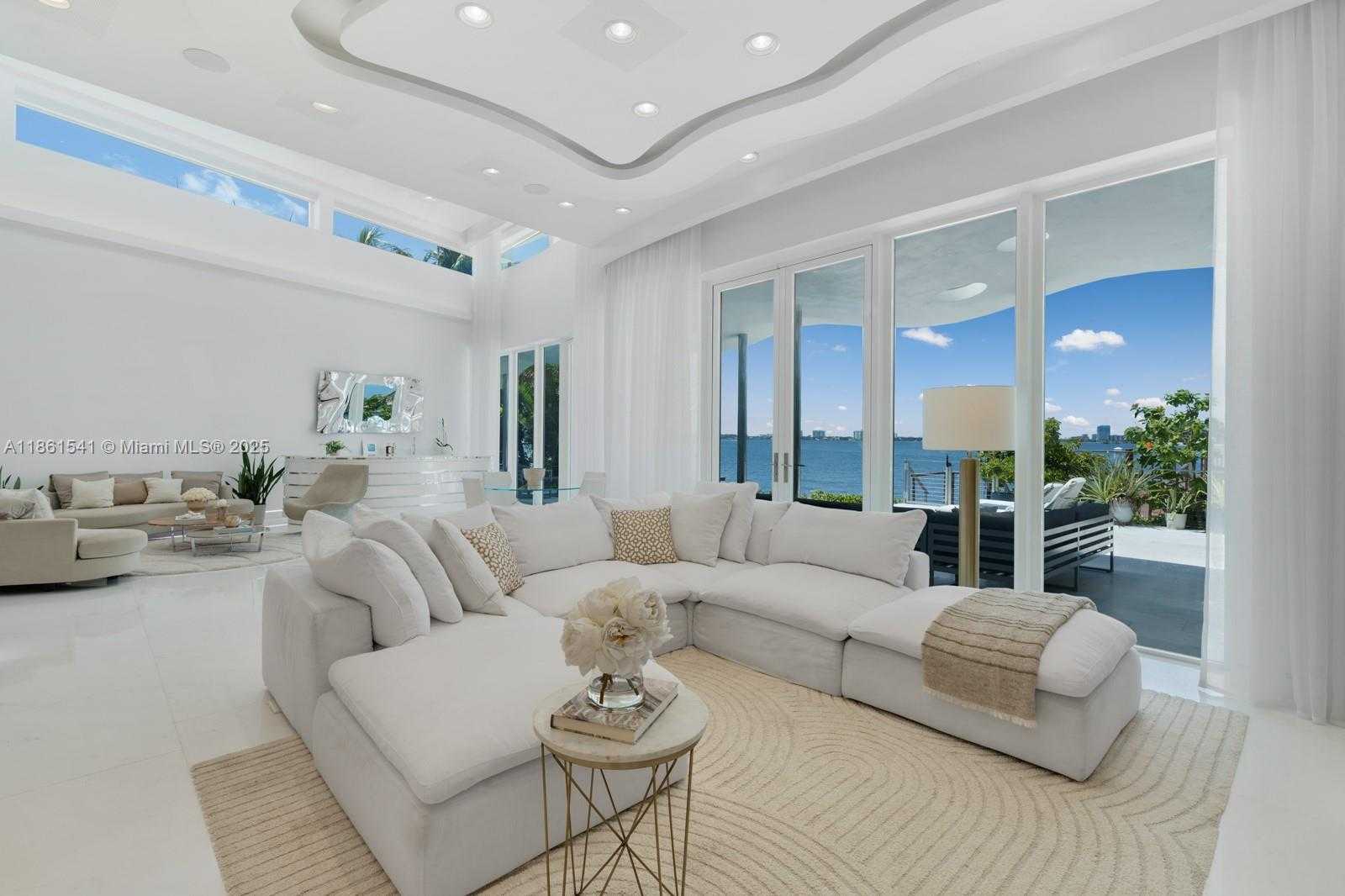 Small Image of 1825 CLEVELAND RD, Miami Beach Number 3