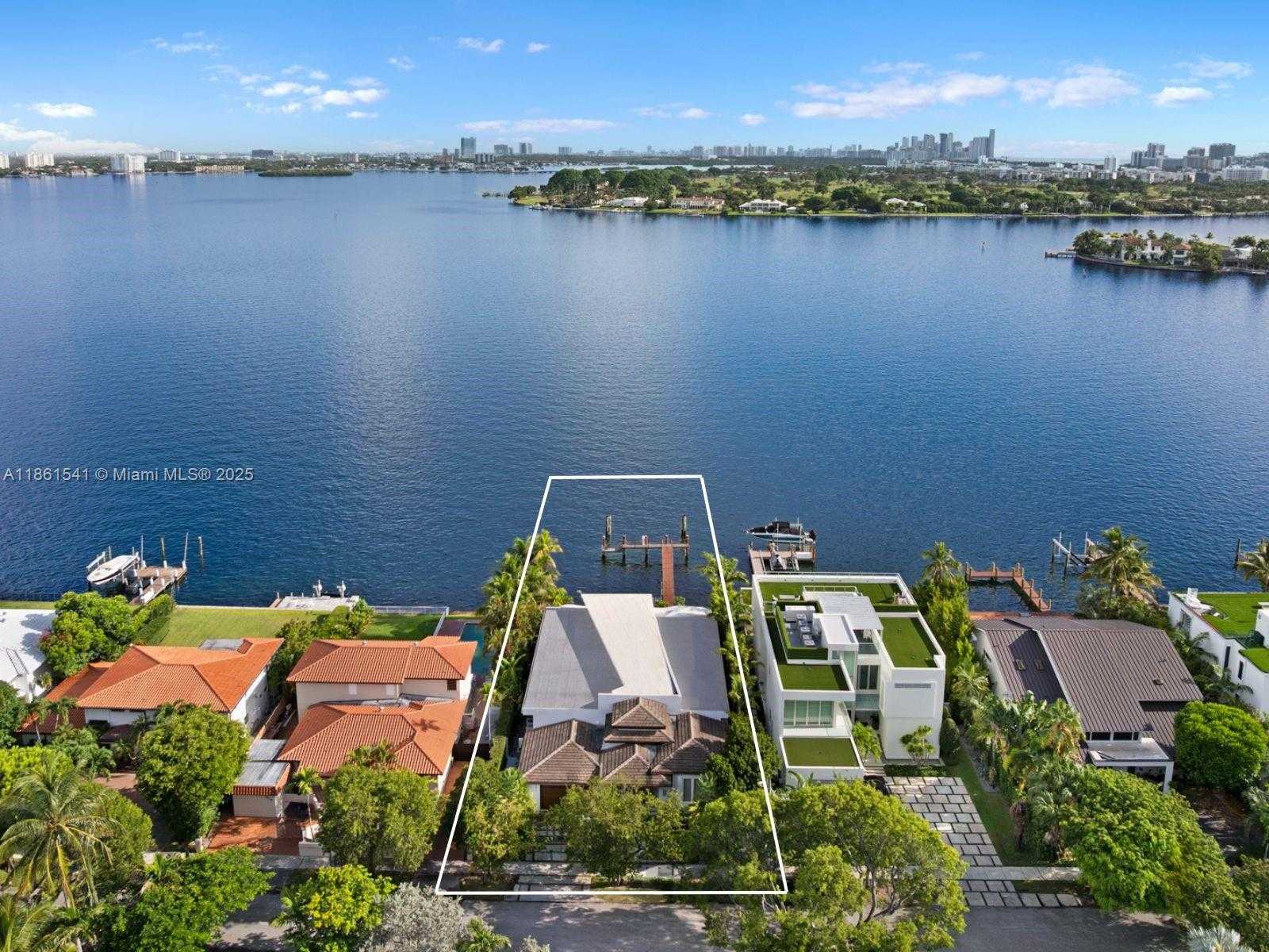 Small Image of 1825 CLEVELAND RD, Miami Beach Number 31