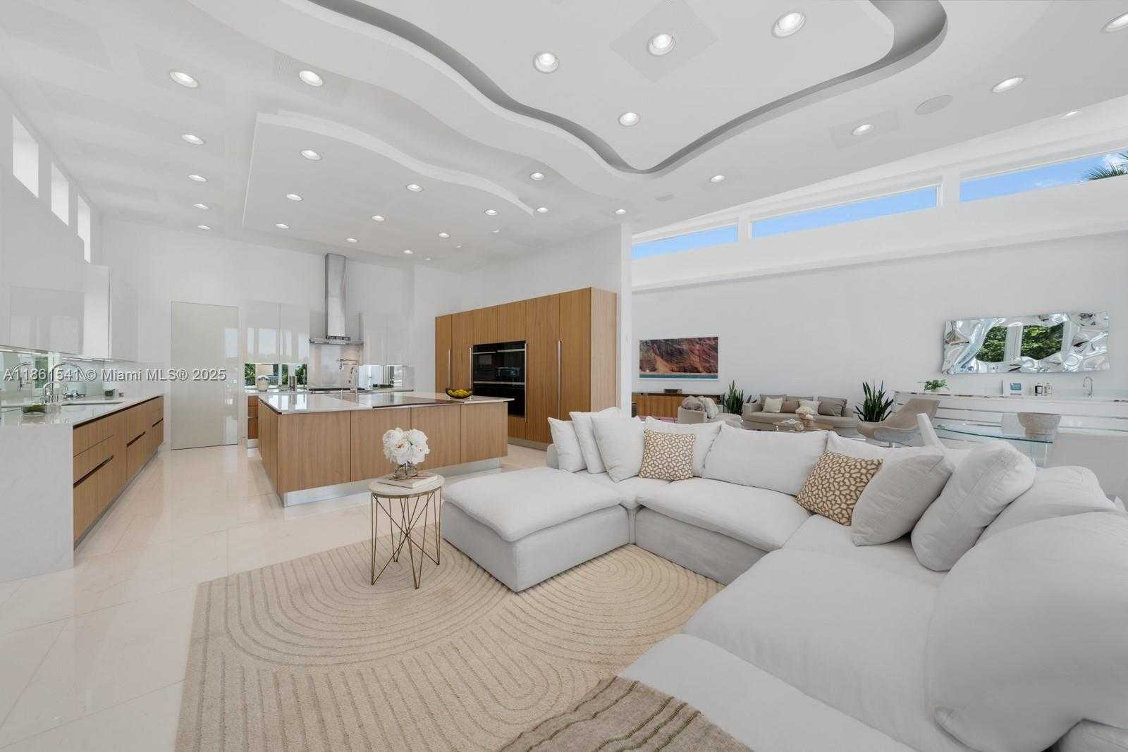 Small Image of 1825 CLEVELAND RD, Miami Beach Number 6