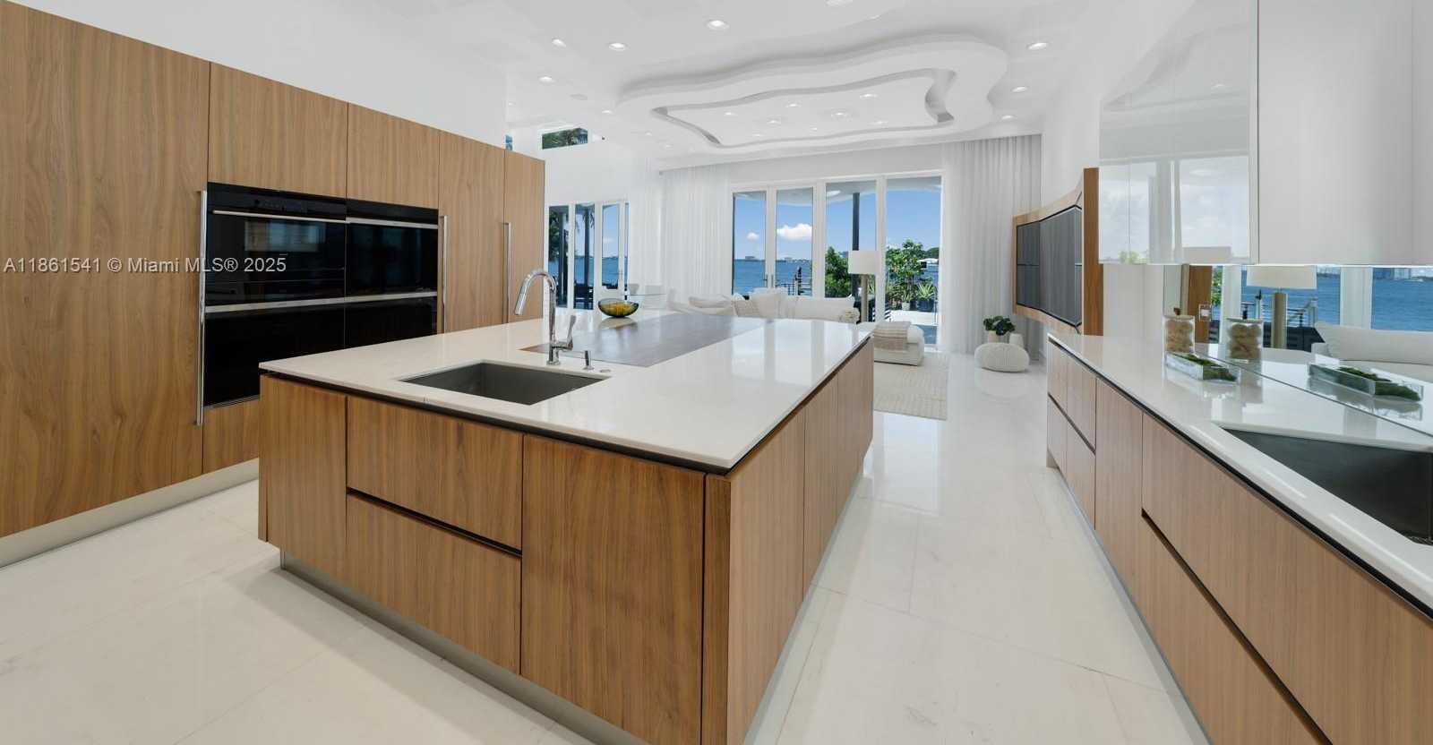 Small Image of 1825 CLEVELAND RD, Miami Beach Number 7