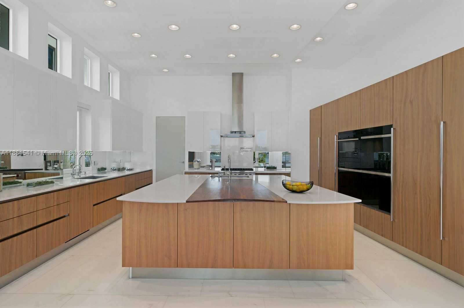 Small Image of 1825 CLEVELAND RD, Miami Beach Number 8