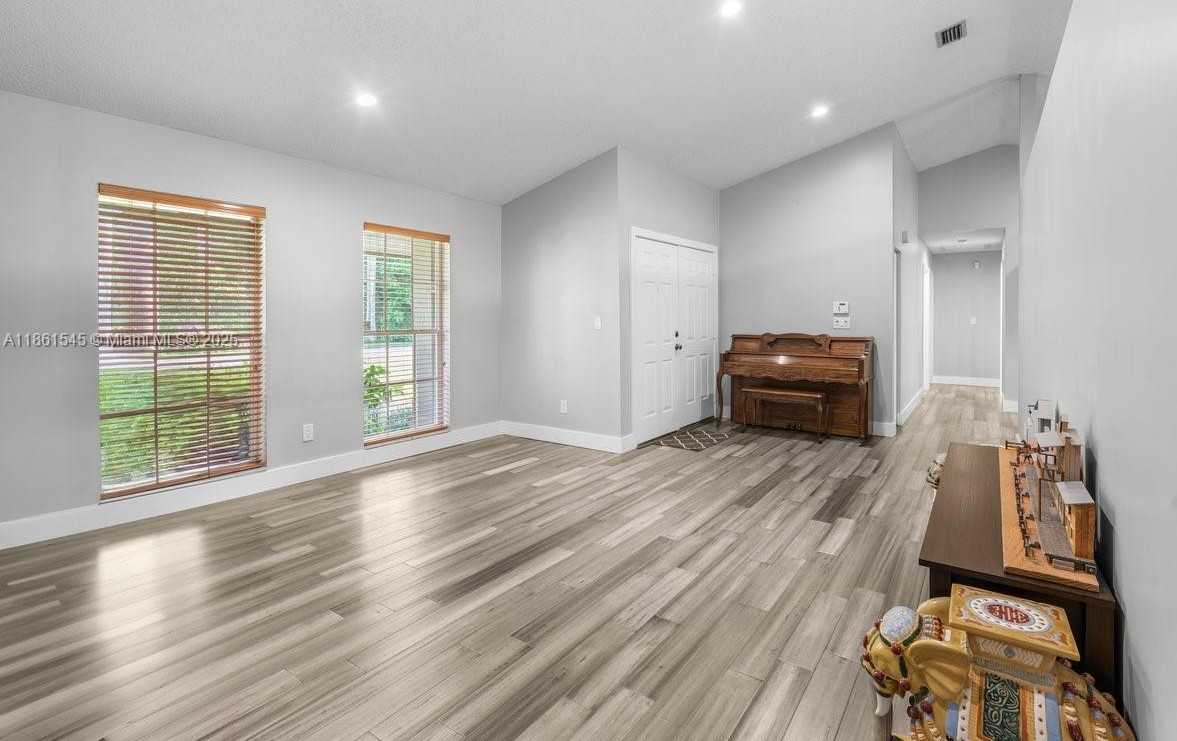Small Image of 18270 SOUTH WEST 292ND ST, Homestead Number 11