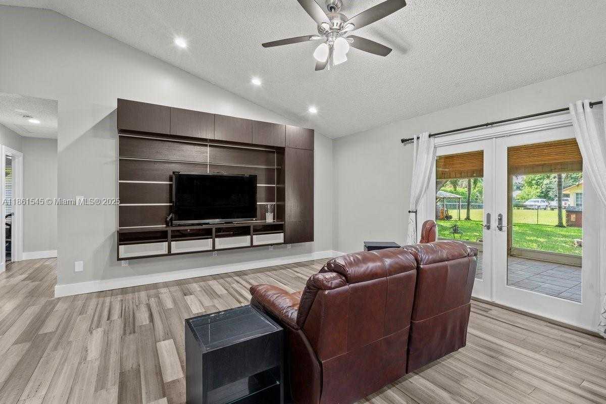 Small Image of 18270 SOUTH WEST 292ND ST, Homestead Number 9