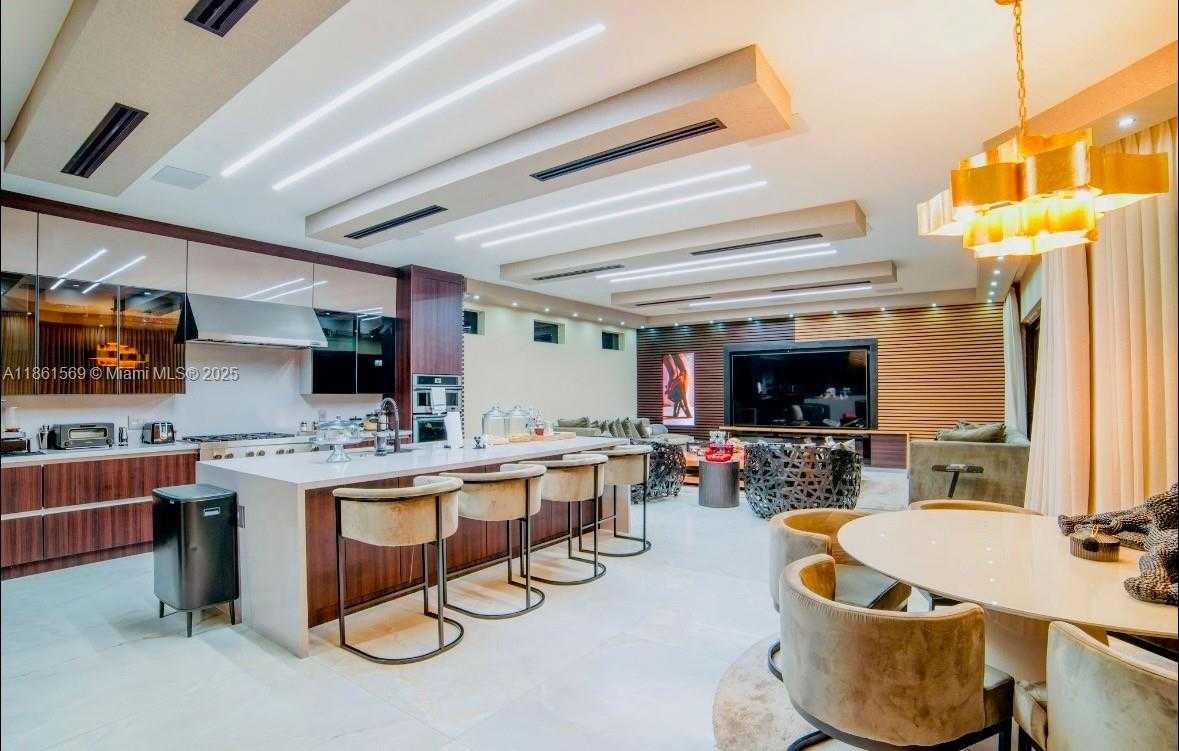 Small Image of 541 EAST ENCLAVE CIR E, Pembroke Pines Number 6