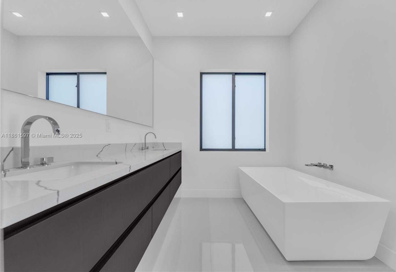 Small Image of 3205 LEIGH RD, Pompano Beach Number 9