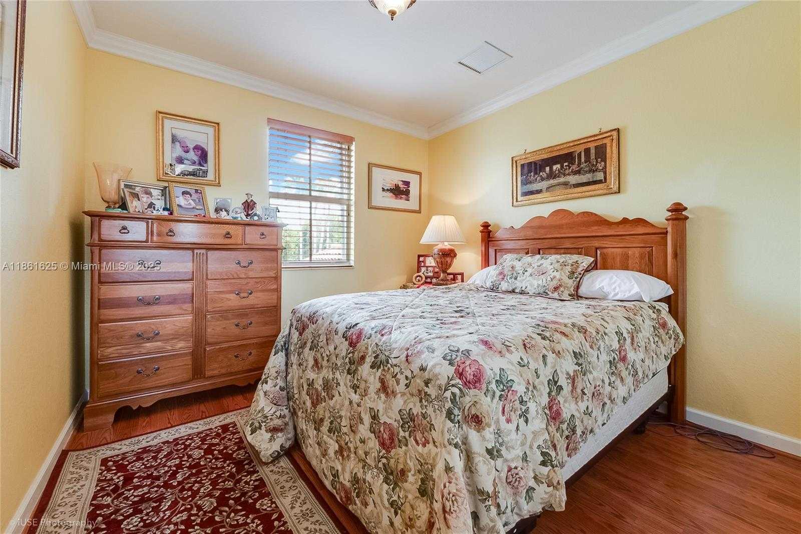 Small Image of 14980 SOUTH WEST 15TH LN, Miami Number 12