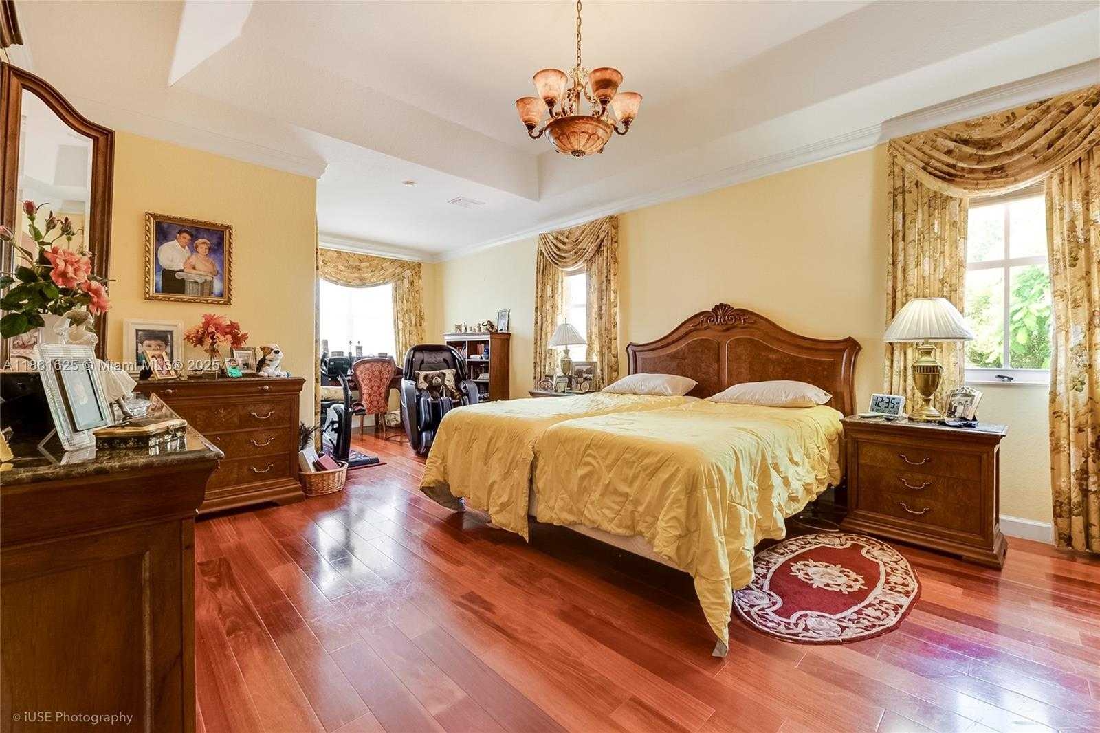Small Image of 14980 SOUTH WEST 15TH LN, Miami Number 4