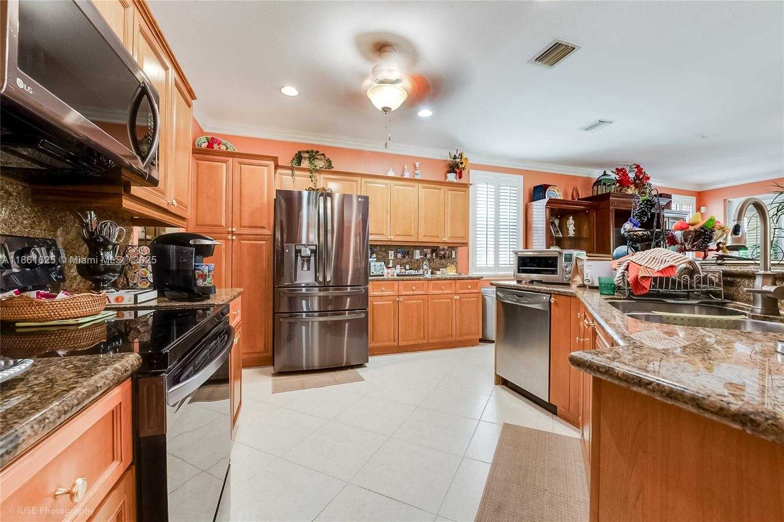 Small Image of 14980 SOUTH WEST 15TH LN, Miami Number 7
