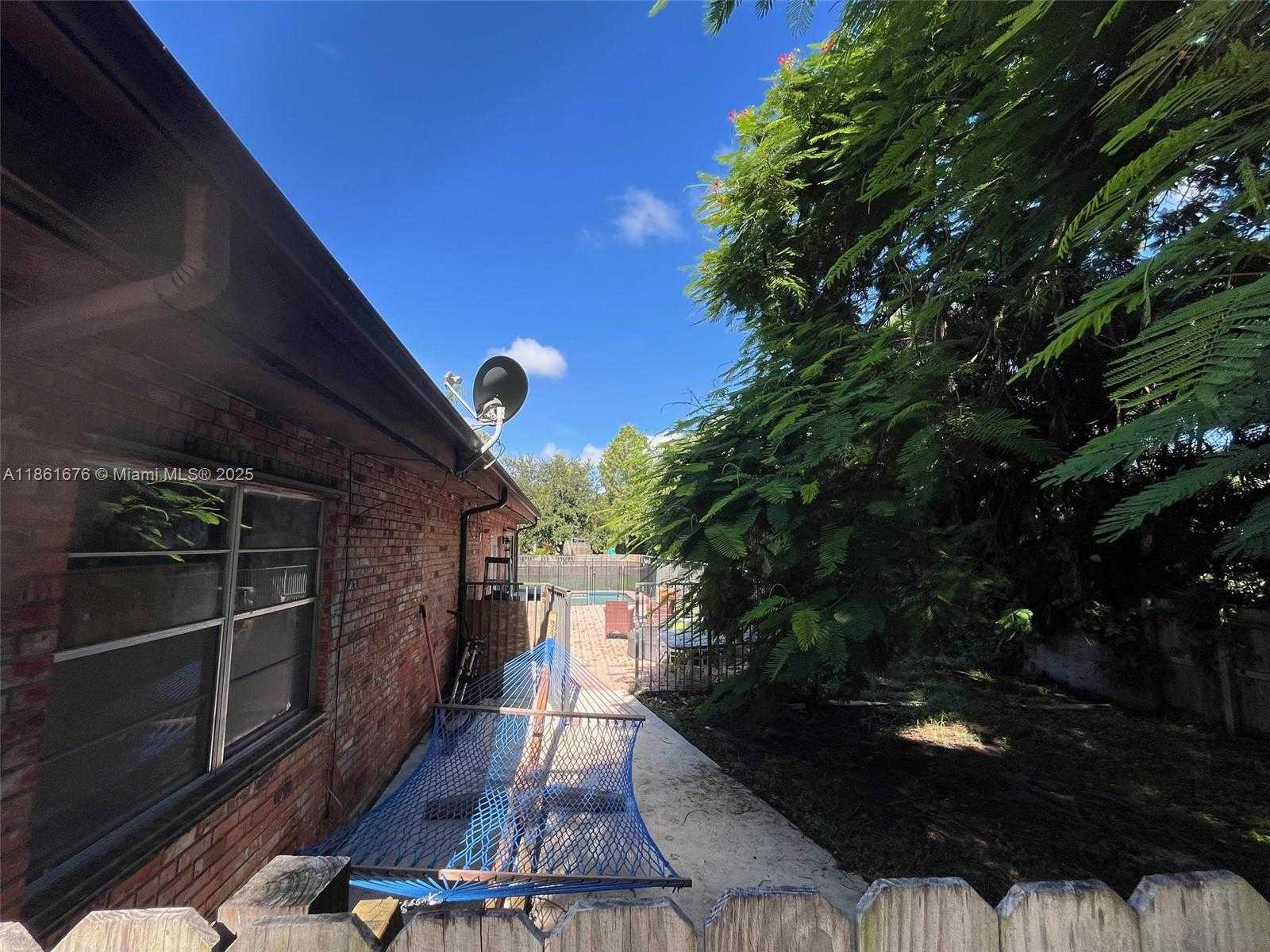 Small Image of 12101 NORTH WEST 6TH ST, Plantation Number 36