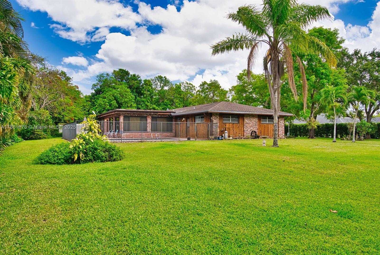 Small Image of 12101 NORTH WEST 6TH ST, Plantation Number 7