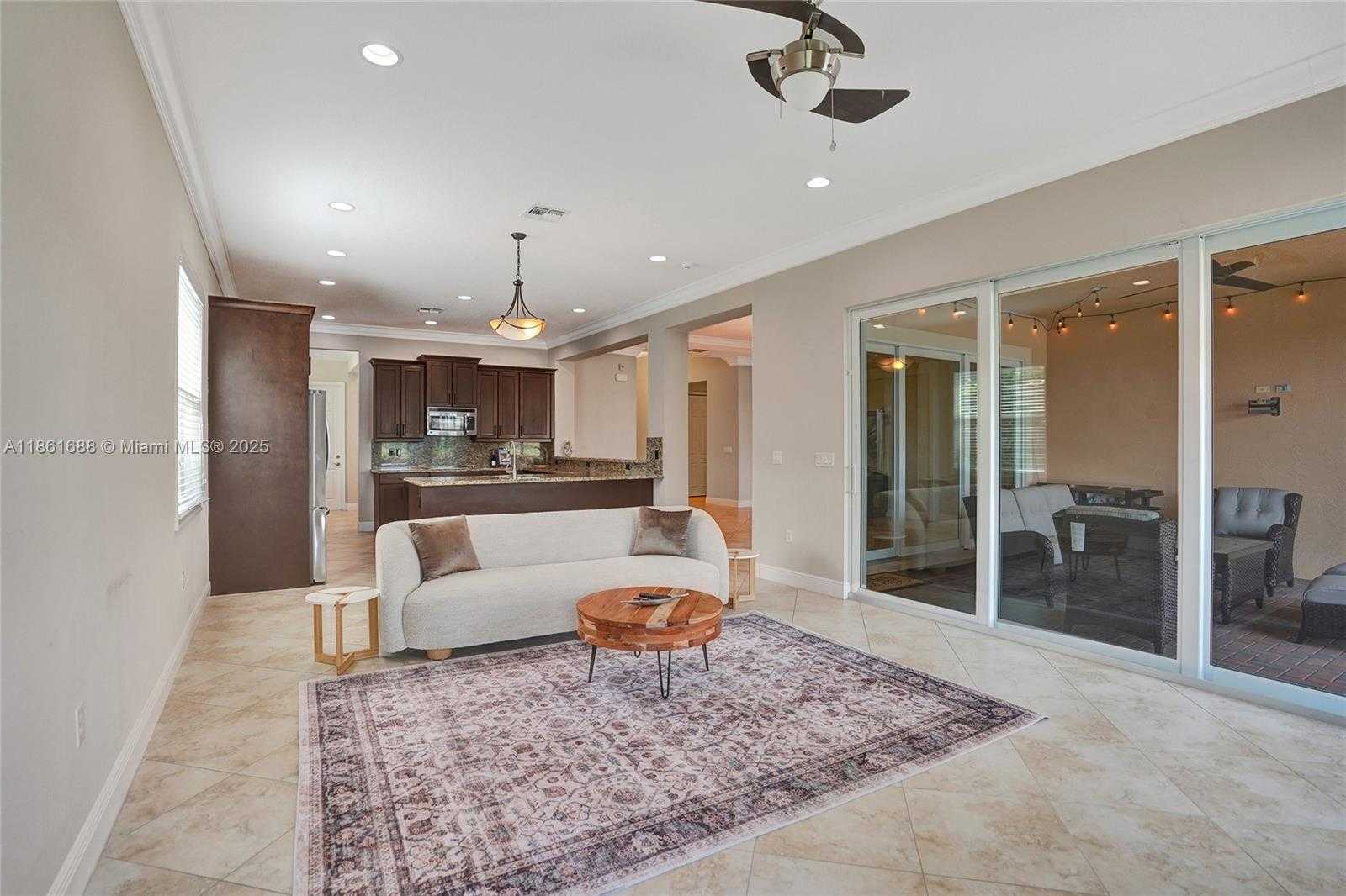 Small Image of 2954 BELLAROSA CIR, Royal Palm Beach Number 25