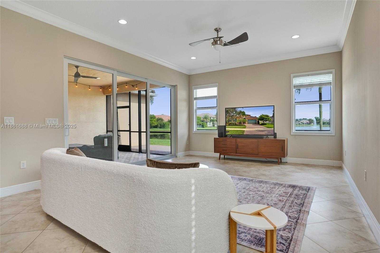 Small Image of 2954 BELLAROSA CIR, Royal Palm Beach Number 26