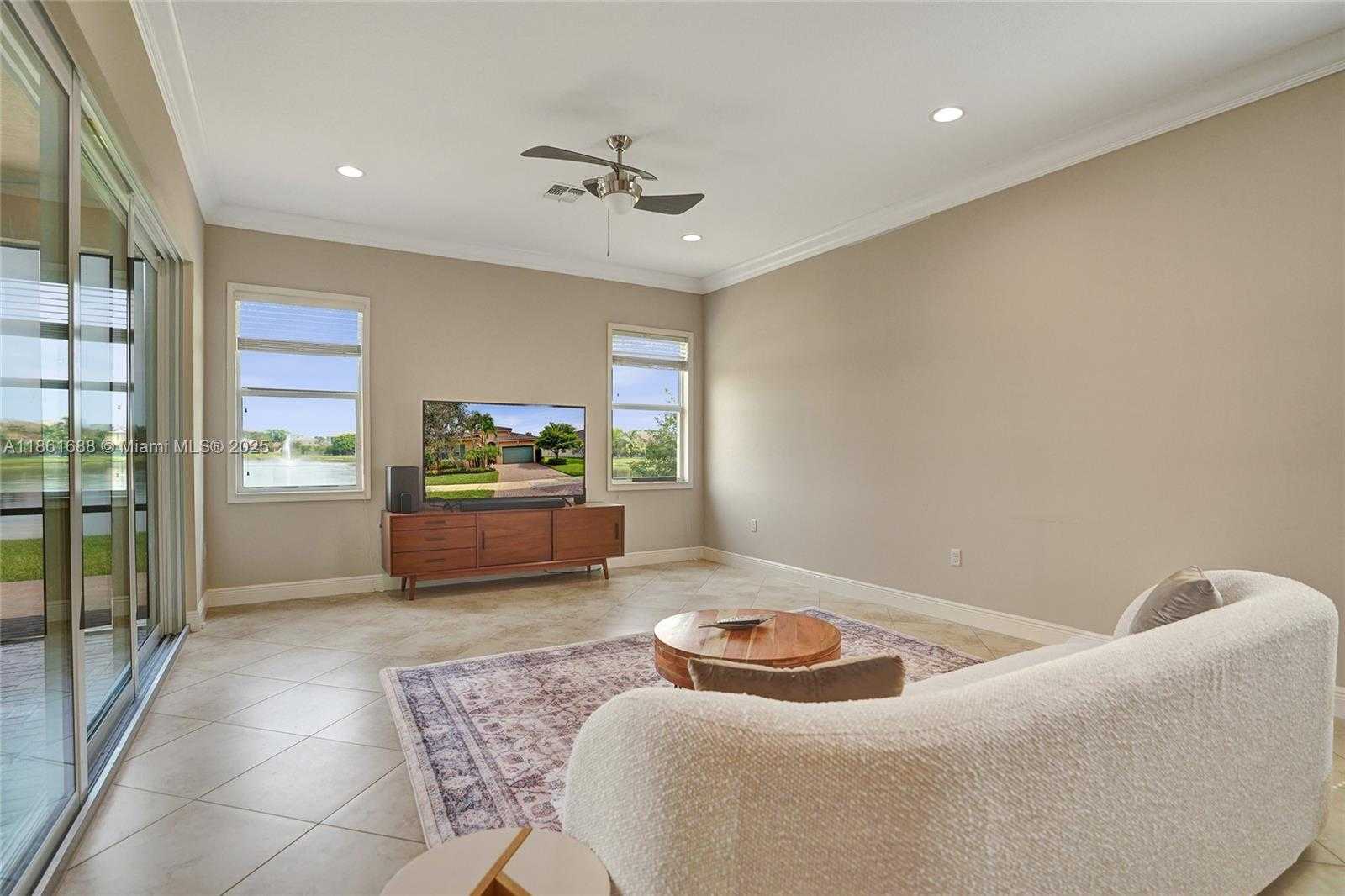 Small Image of 2954 BELLAROSA CIR, Royal Palm Beach Number 28