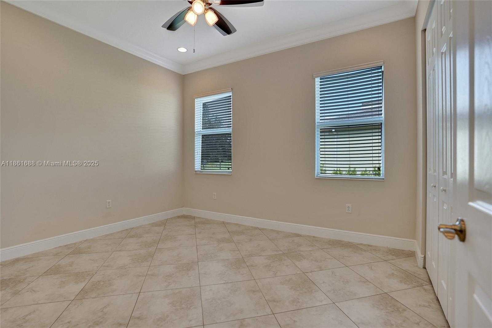 Small Image of 2954 BELLAROSA CIR, Royal Palm Beach Number 34