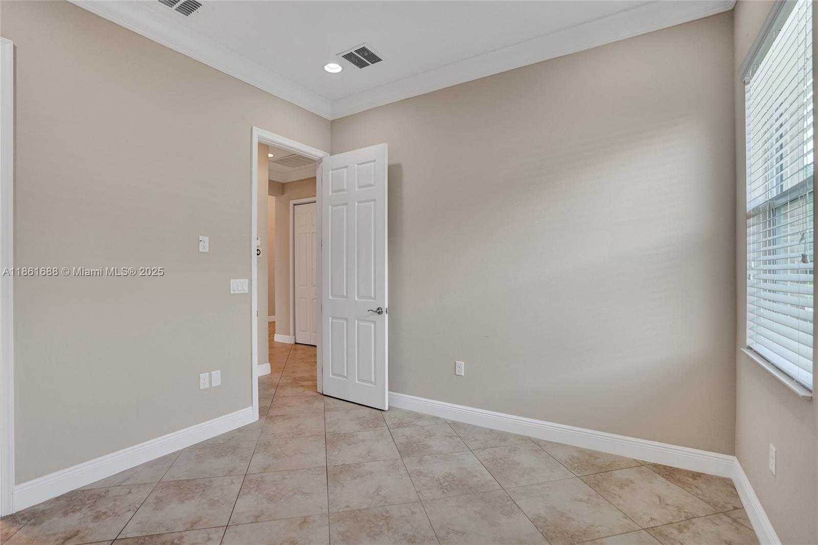 Small Image of 2954 BELLAROSA CIR, Royal Palm Beach Number 40