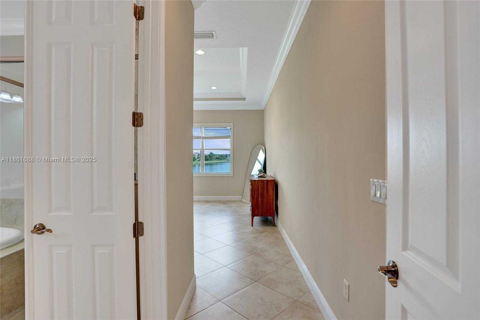 Small Image of 2954 BELLAROSA CIR, Royal Palm Beach Number 42