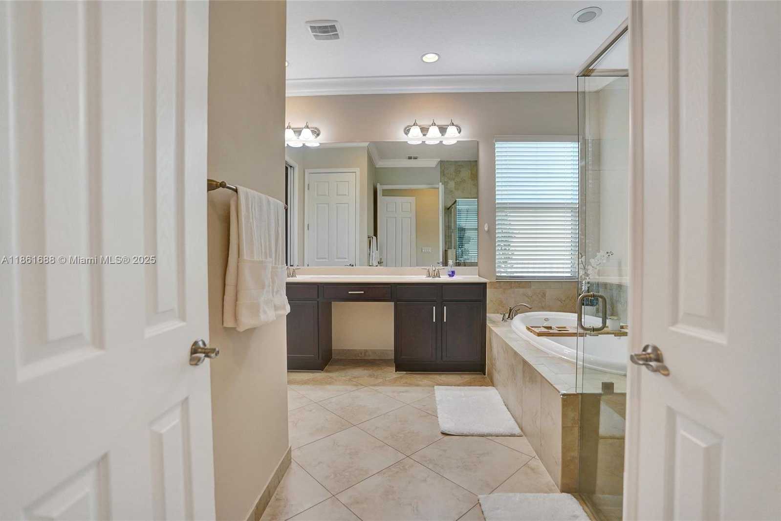 Small Image of 2954 BELLAROSA CIR, Royal Palm Beach Number 43