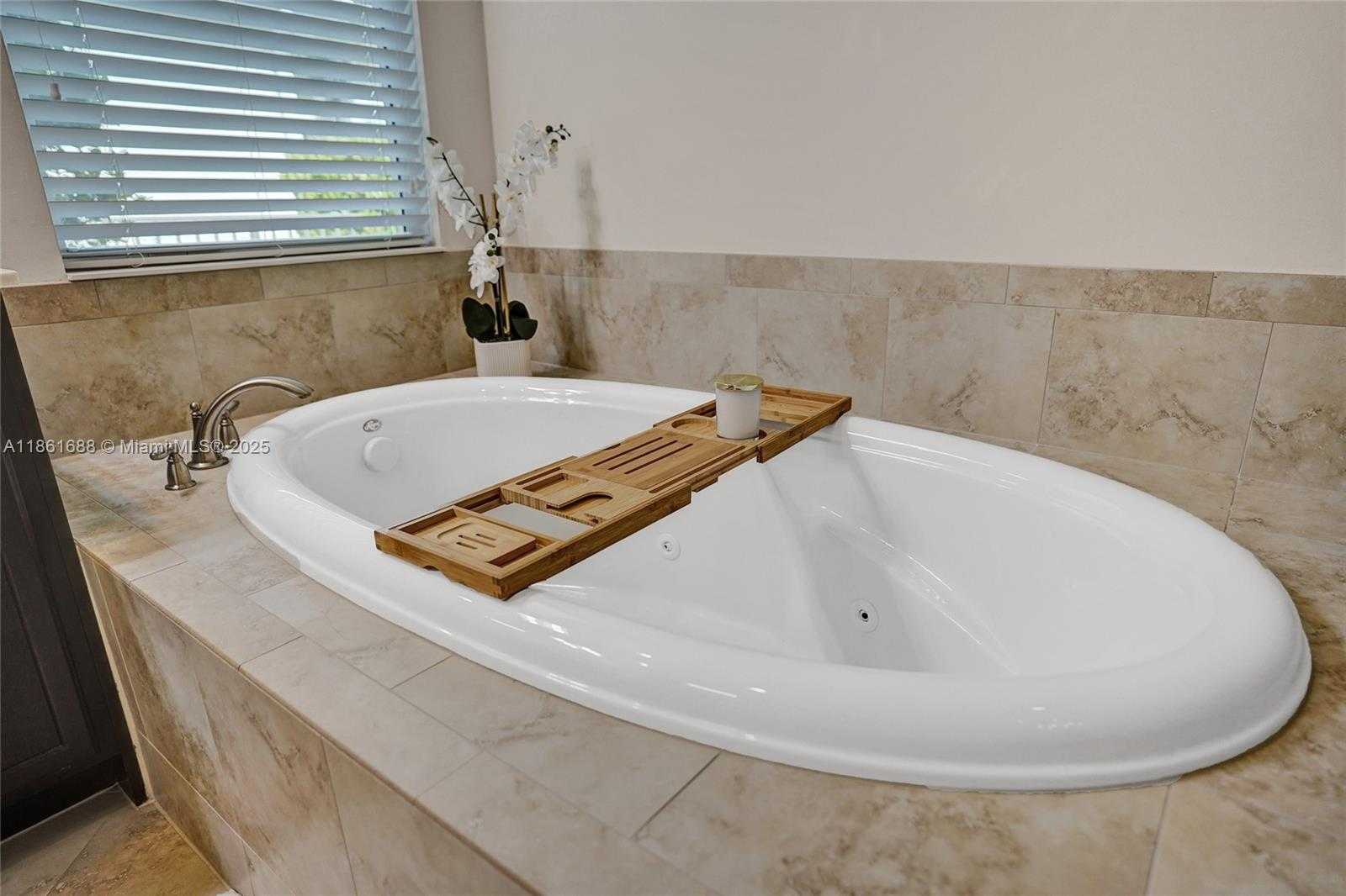 Small Image of 2954 BELLAROSA CIR, Royal Palm Beach Number 46