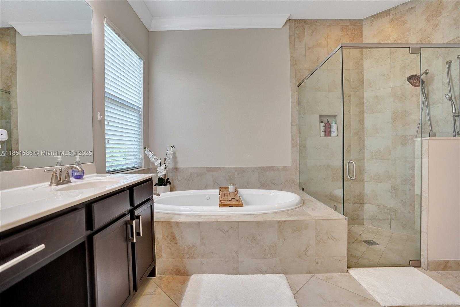 Small Image of 2954 BELLAROSA CIR, Royal Palm Beach Number 47